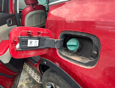 01 xe ô tô con; Nhãn hiệu: KIA; Số loại: SORENTO; BKS: 93A-296.56; 06 chỗ ngồi; Màu Đỏ; Số khung: RNYRJ52D8MC224911, Số máy: D4HEMH280156 theo Giấy chứng nhận đăng ký xe ô tô số 93 010344 do Phòng Cảnh sát giao thông, Công an tỉnh Bình Phước cấp ngày 31/12/2021 đứng tên Trần Thái Giang.
