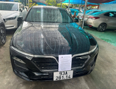01 xe ô tô con; Nhãn hiệu: VINFAST; Số loại: LUX A2.0 05 chỗ ngồi; Màu Đen